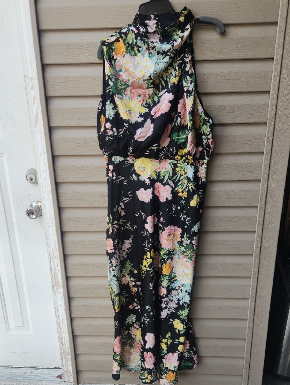Petal & Pup Black Floral Funnel Neck Satin Midi Dress NWOT Sz XL - Picture 4 of 8